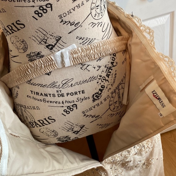 Izilady dress with jacket - Picture 12 of 16